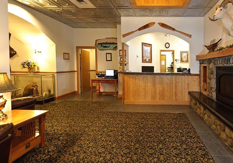 Frontier Suites Hotel In Джуно Екстериор снимка